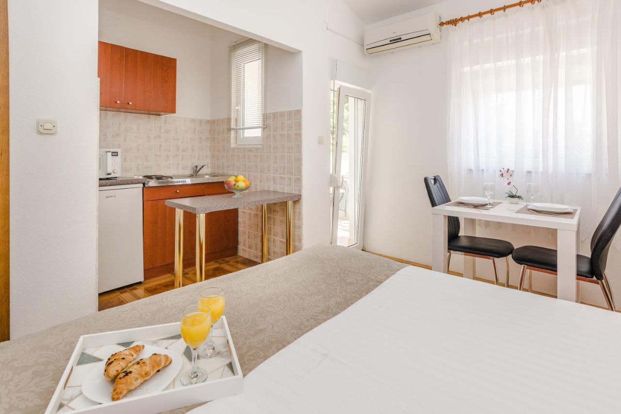 Apartments Marija Starigrad Paklenica Exterior photo