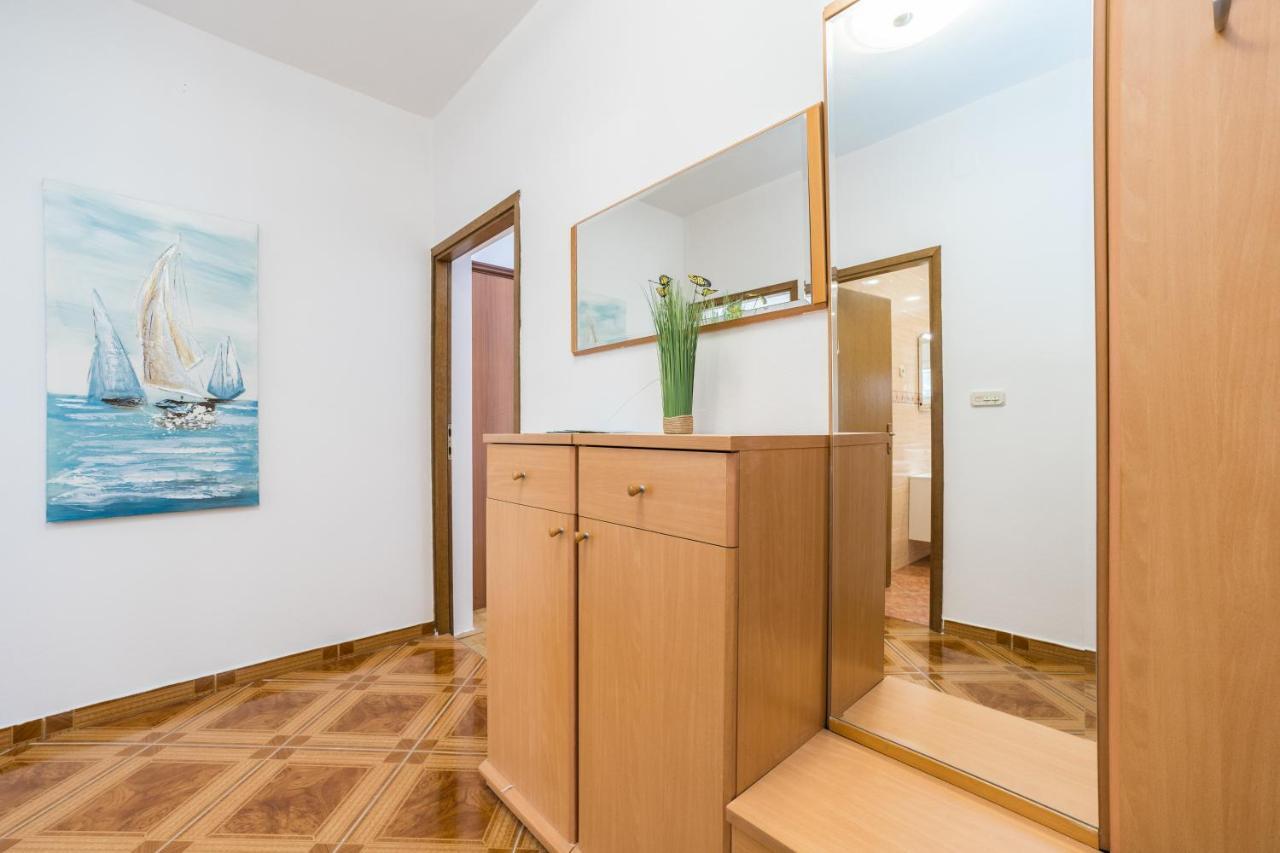Apartments Marija Starigrad Paklenica Exterior photo
